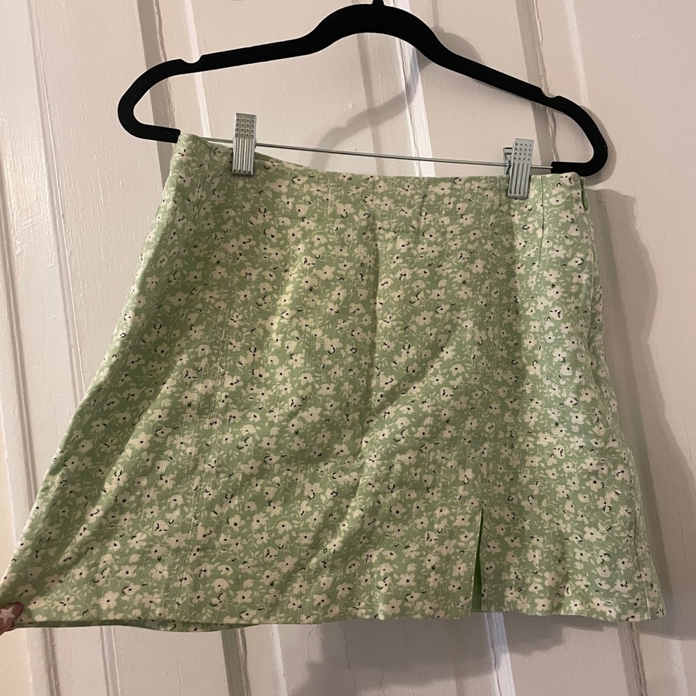 Green floral mini skirt with slit